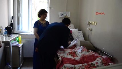 Manisa Hastane Odasında Nikah Kıydılar