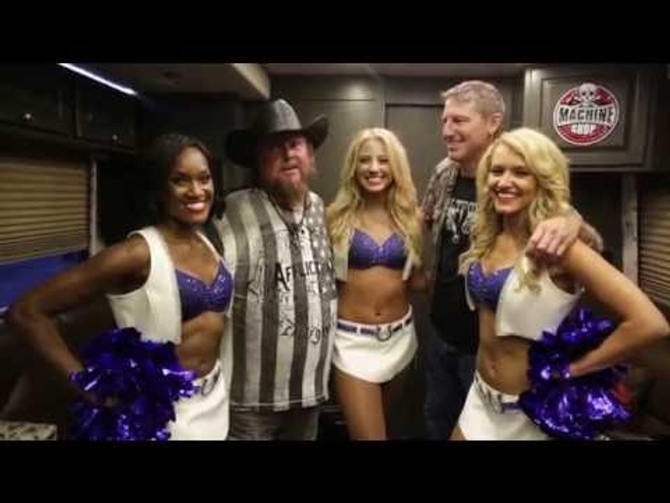 Colt's Cheerleaders - Indianapolis Colts cheerleaders dance to Crank It Up