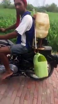 ਮਿਹਨਤ ਨਾਲ ਵੇਖੋ ਕੀ ਕੁਛ ਨਹੀ ਬਣਦਾ ਇਕ ਸਪਰੇ ਵਾਲੇ ਦੀ ਕਹਾਣੀ ਸੁਣੋ ਲੋਕੀ ਵਿਦੇਸਾ ਵਿਚ ਜਾਦੇ ਵਾ ਪਰ ਇਥੇ ਕਮਾਈ ਦੇ ਰੰਗ ਵੇਖੋ ਵੀਰ ਦੀ ਗੱਲ ਕਰਦੋ ਸੇਅਰ ਦੱਬ ਕੇ ਵਹਿਲੜ ਲੋਕੀ ਜੋ ਸੋਚਦੇ ਕੀ ਪੰਜਬ ਵਿਚ ਕੁਛ ਨਹੀ ਹੈਗਾ