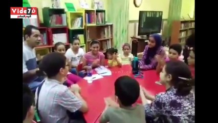 فنان سمسمية بالإسماعيلية يعلم الأطفال العزف على الآلة مجانا