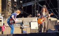 Guns N'Roses feat Angus Young - Whole Lotta Rosie - live 2017