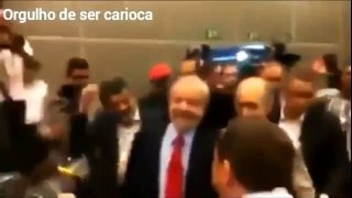 Lula é humilhado em aeroporto no Rio de Janeiro