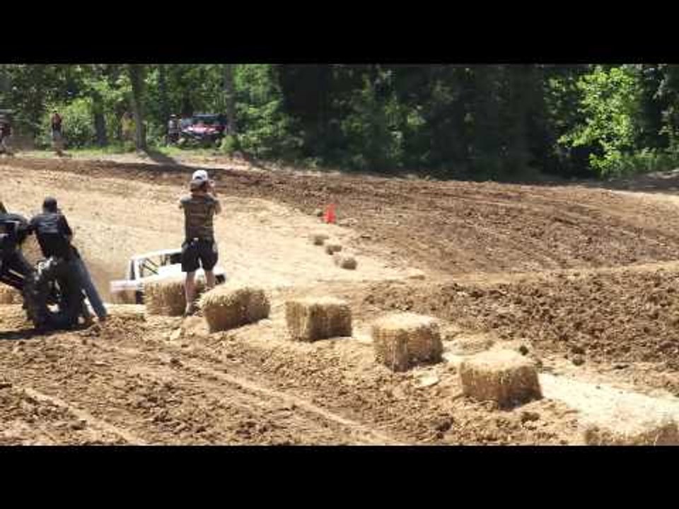 Hurricane (Logan Bordeau) - Hill and Hole Run 1 at Dirty Turtle Offroad (2015)
