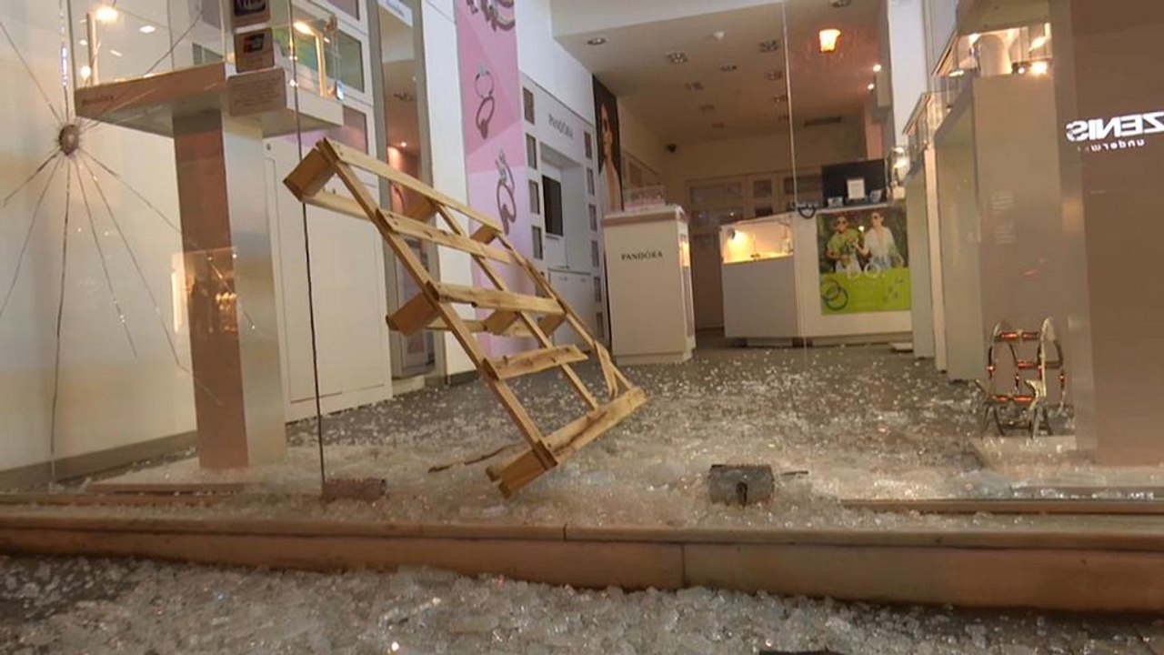 Violenta protesta en Atenas