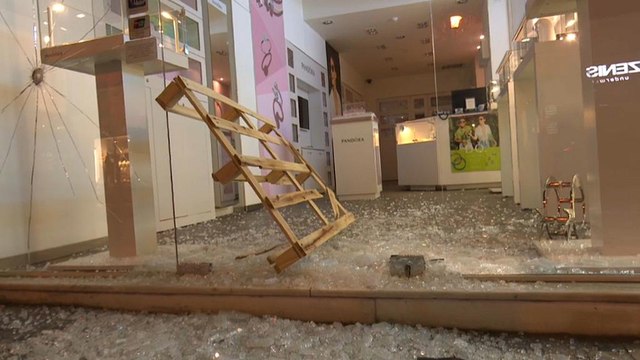 Violenta protesta en Atenas