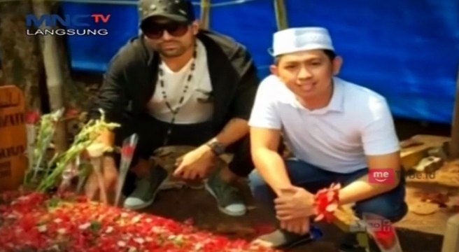 Gaston Ziarah Makam Jupe Jelang 40 Hari Kepergiannya