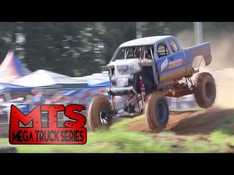 Blown Money (John Gordon) - Run 1 at Twitty's Mud Bog (2015)