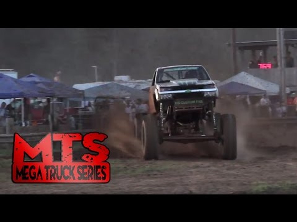 Monsterado (David Coulter) - Run 2 at Twitty's Mud Bog (2015)