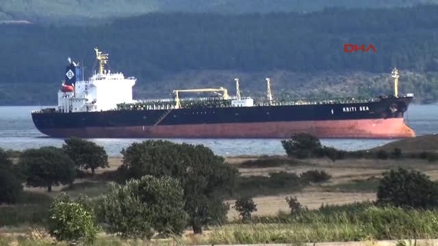 Çanakkale Boğazında Gemi Karaya Oturdu- 2