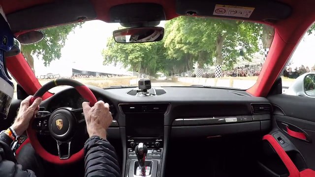 VÍDEO: Porsche 911 GT2 RS 2018, Walter Rölrh lo exprime a fondo