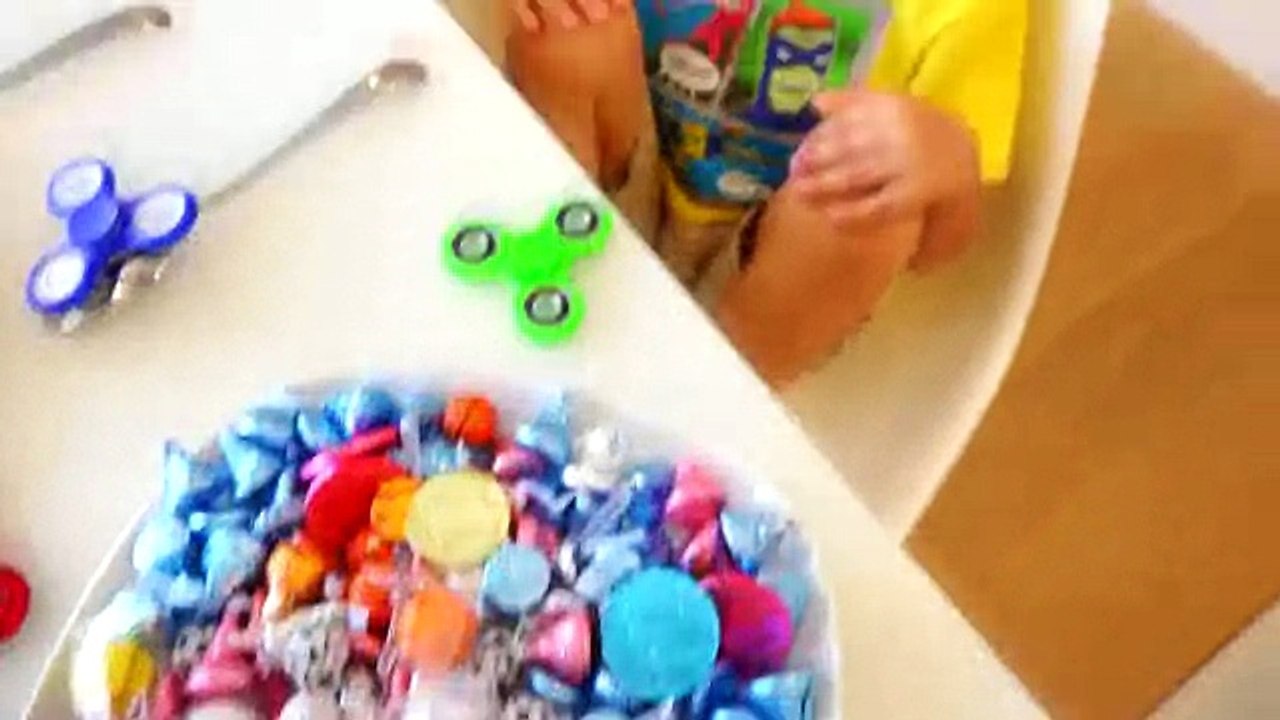 Bad Kids Magic Fidget Spinner Hypnotize Mommy! Family fun toys for kids!