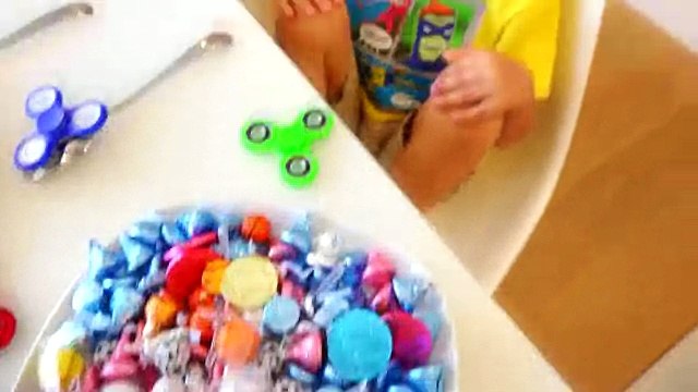 Bad Kids Magic Fidget Spinner Hypnotize Mommy! Family fun toys for kids!