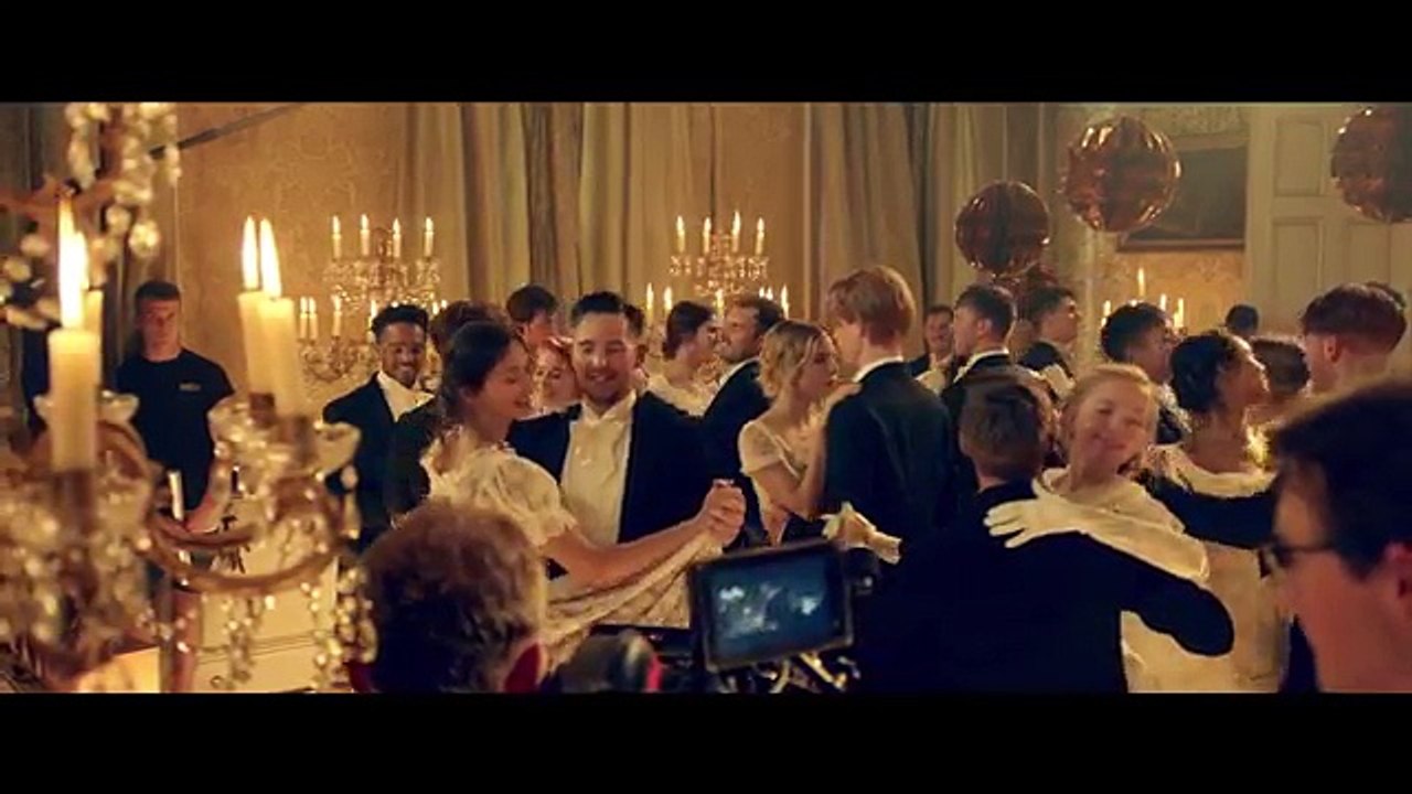 Behind the Scenes: The Tale of Thomas Burberry