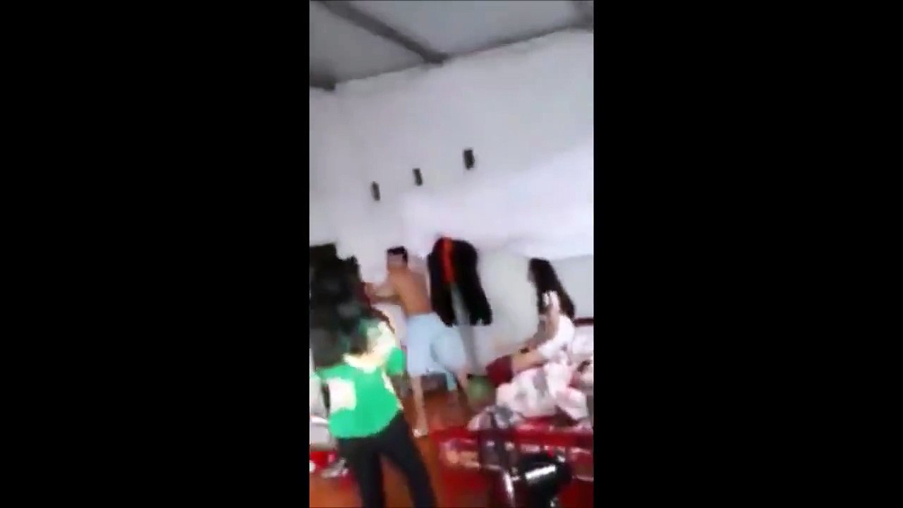 Anh rể đi họp phụ huynh với cô giáo thôi mà =))
