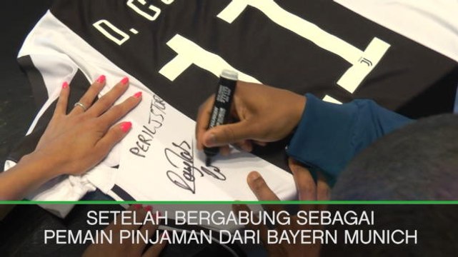 SEPAKBOLA: Serie A: Douglas Costa Bertemu Fans Juventus