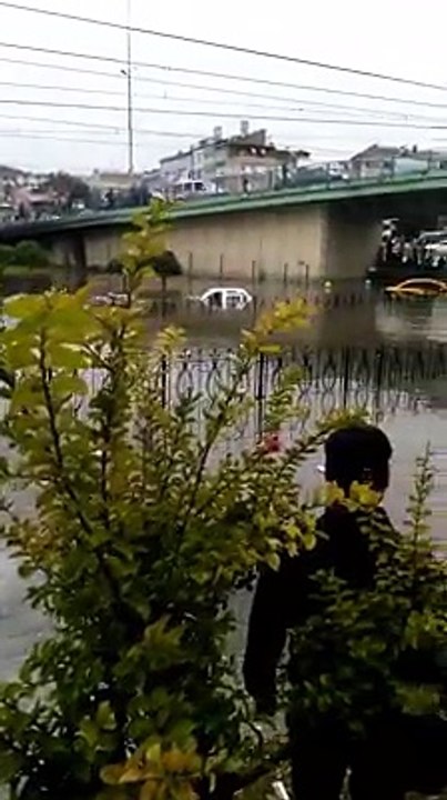 İstanbul - Aksaray'da yağmur - acemikamera