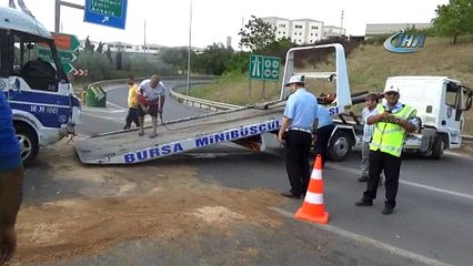 Bursa'da yolcu minibüsü yan yattı: 4 yaralı