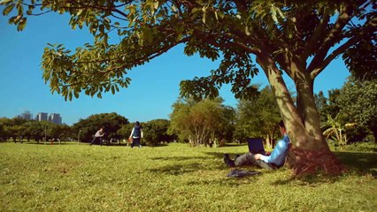 Acer was founded by Stan Shih , his wife Carolyn Yeh