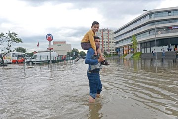 Meteoroloji Uzmanı Uyardı: Boyu 1.60'tan Kısa Olanlar Dışarı Çıkmasın