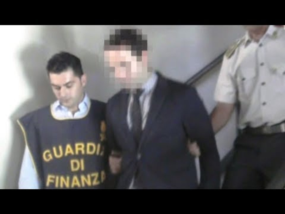 Lodi - "Insegnante fantasma", 1500 assenze in 5 anni: arrestato avvocato (18.07.17)