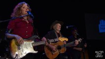 ACL Hall of Fame New Years Eve 2016 | Bonnie Raitt & Willie Nelson Getting Over You