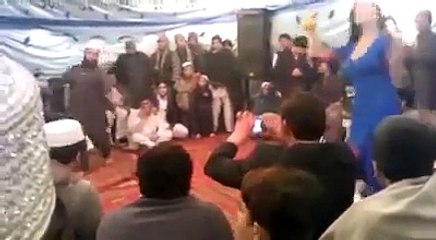 Molvi sb nay larki kay sath kisa dance kia aik bar zaror dakhan