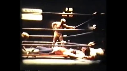 John Tolos vs Freddie Blassie Strecher Match