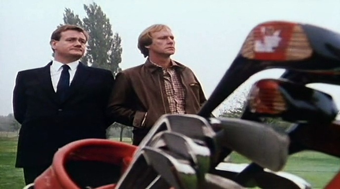 Minder S04 E03 High Drains Pilferer