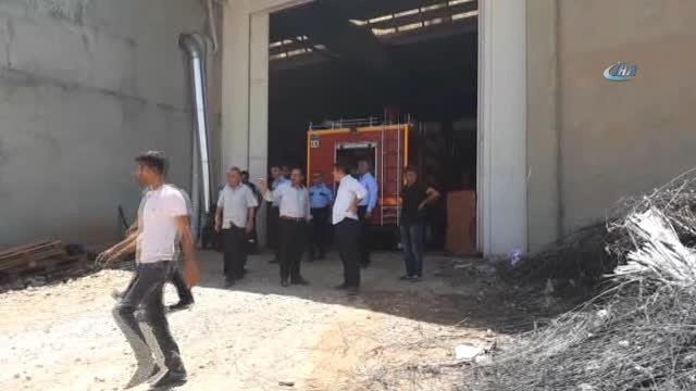 Tekstil Fabrikasında Yangın...dumandan Zehirlenen 12 İşçi Hastaneye Kaldırıldı