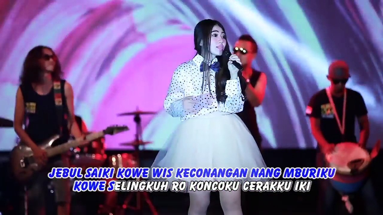 Via Vallen - Kimcil Kepolen (Official Music Video)
