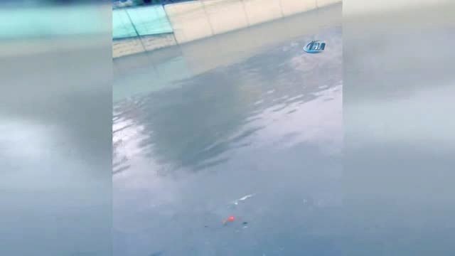 Alt Geçitte Mahsur Kalanlar Tahliye Ediliyor