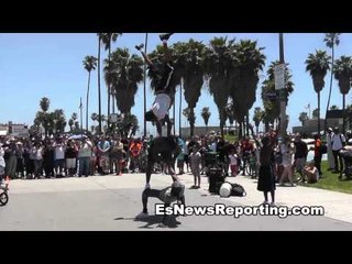 Acrobats and breakdancers in venice beach