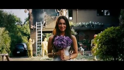 transformers 1 megan fox car scene