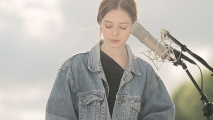 Eugénie - Puis danse