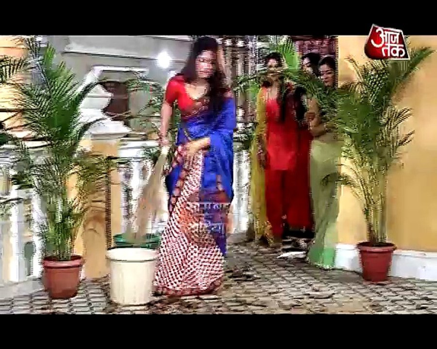 Simar turns sweeper!! Sasural Simar Ka