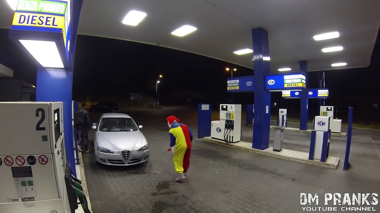 Killer Clown Scare Prank!