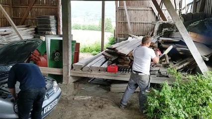 Une blague horrible avec une tronçonneuse termine mal !!