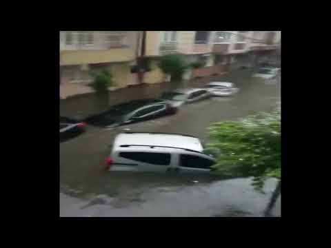 SHIRAT PERMBYTIN STAMBOLLIN, KAOS NE RRUGET E QYTETIT TE MADH TURK, PARALIZOHET QARKULLIMI LAJM