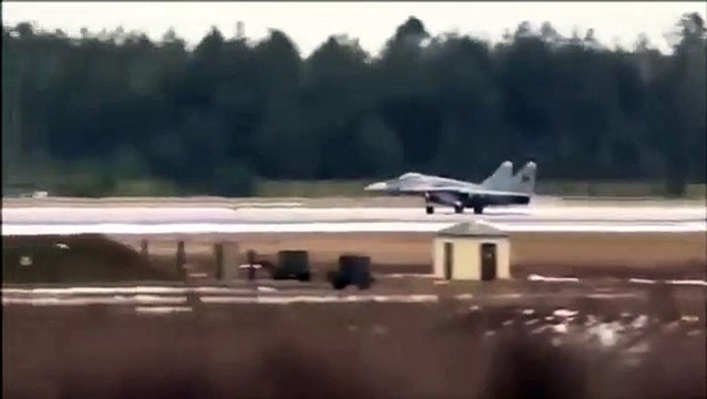 Biélorussie : Un pilote d'un avion MiG-29 sauve sa peau au dernier moment !!