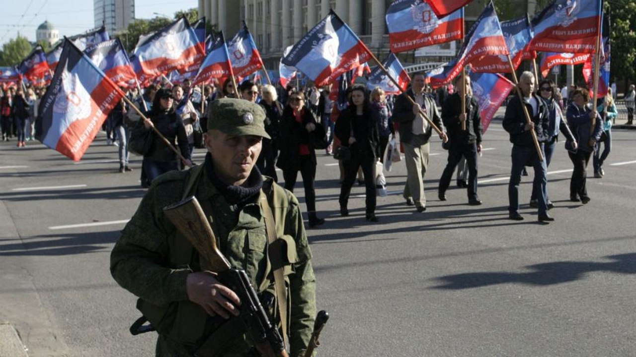 Ostukraine: Rebellen rufen neune Staat 'Kleinrussland'aus