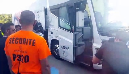 OL-Ajax à Bourgoin : la descente du bus des Lyonnais