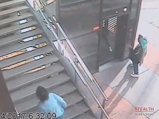 Drug Users in Elevator Evade Security Guard and Police