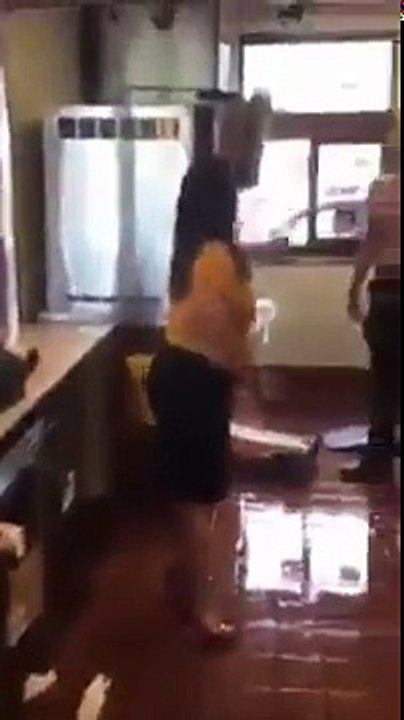 Former employee causes a chaotic scene at Taco Bell