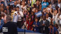 Watch Paul Simon perform at the 2016 Democratic National Convention