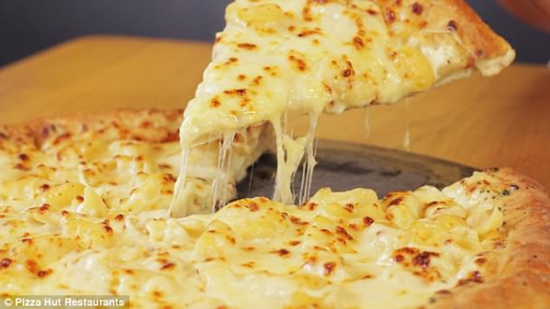 Pizza Hut Launches Pizza Covered Macaroni Cheese Buzzviewers Video Dailymotion
