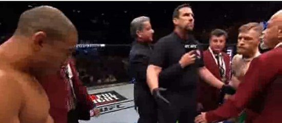 Megan Olivi chats with Conor McGregor- World Tour 2017