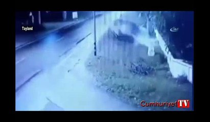 Aşırı hız 2 kişiyi canından etti