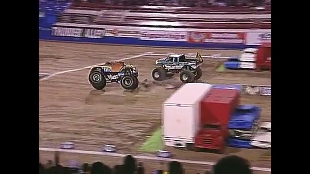 Sudden Impact vs Monster Mutt Monster Jam World Finals Racing Round 1 2003