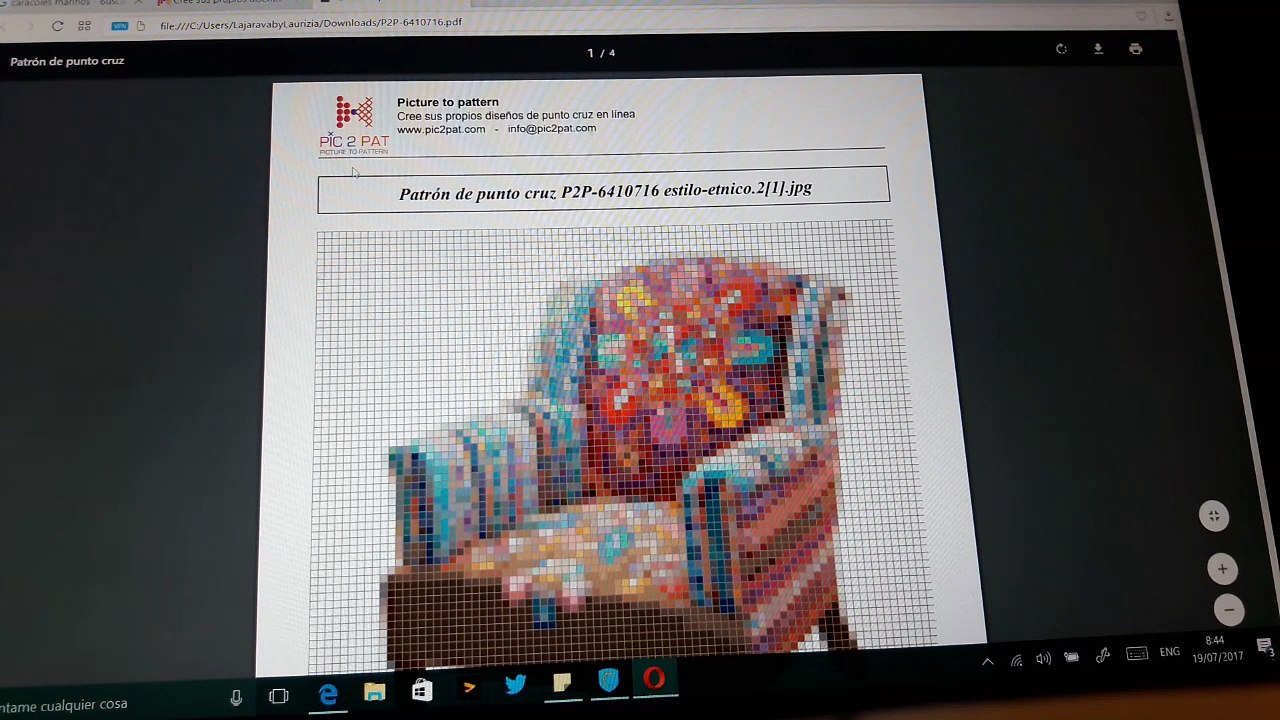 Como convertir tus fotos con el programa  https://www.pic2pat.com/index.es.html  en punto de cruz.