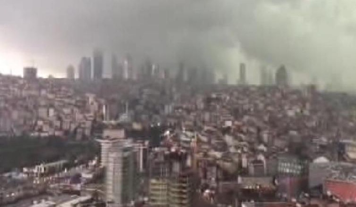 İstanbul'u 'Süper Hücre'nin vurduğu ilk anlar